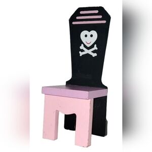 MONSTER HIGH VAMPIRE VILLA : Wooden furniture - doll chair - READ